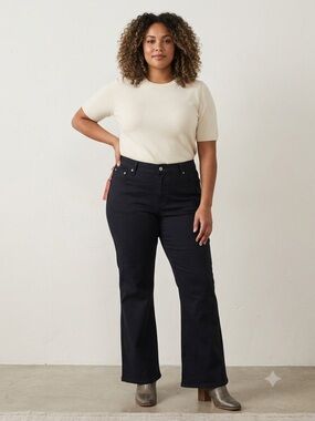 NWT James Jeans Juliette Curvy Olefina Flare Leg Dark Wash Jeans , size 26